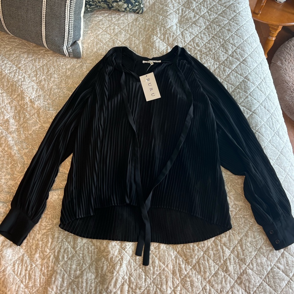 NWT BURU accordion blouse
